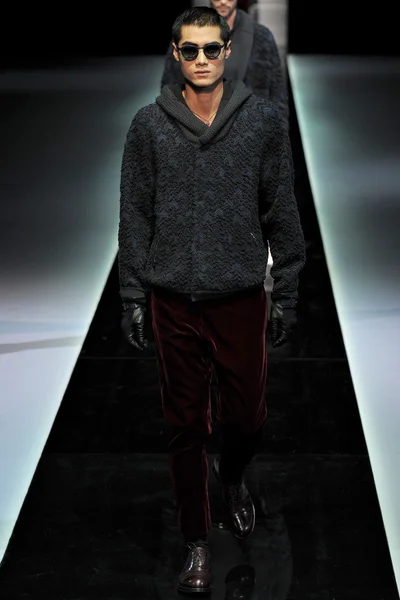Look 25